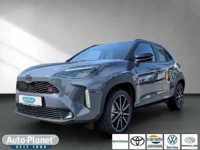 Neu Toyota Yaris Cross Sport 92 PS (67 kW) 2026 Grau SUV