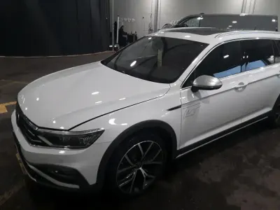 Gebraucht VW Passat Alltrack 200 PS (147 kW) 2023 Weiß Kombi