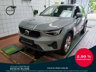 Gebraucht Volvo XC40 Core 163 PS (119 kW) 2024 Vapour grey / metallic SUV