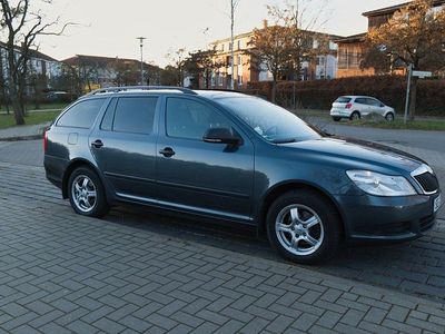 Grau Gebraucht 2009 Skoda Octavia Kombi | 5.600 € (Fairer Preis)