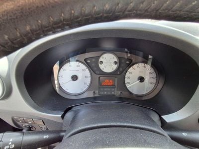 Second-hand Citroën Berlingo Feel 99 CP (72 kW) 2016 Albastru Monovolum