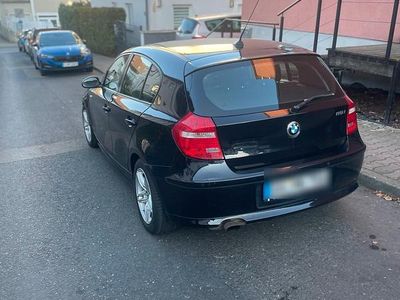 Gebraucht BMW 116 122 PS (89 kW) 2009 Schwarz Kleinwagen