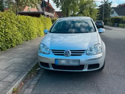 Gebraucht VW Golf V 102 PS (75 kW) 2005 Silber Kleinwagen