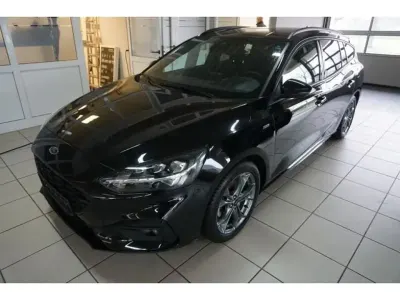 Używany Ford Focus 125 KM (91 kW) 2020 Czarny Kombi