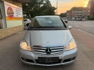 Gebraucht Mercedes A180 109 PS (80 kW) 2011 Silber Kleinwagen