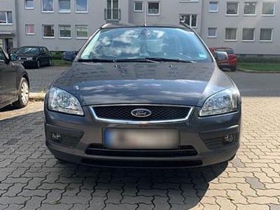 Gebraucht Ford Focus 100 PS (73 kW) 2005 Grau Kombi