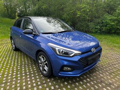 gebraucht Hyundai i20 1.0 T-GDI 74kW Advantage + Navi/Kamera