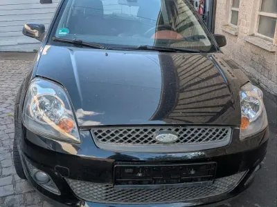 Gebraucht Ford Fiesta 80 PS (58 kW) 2007 Schwarz Kleinwagen