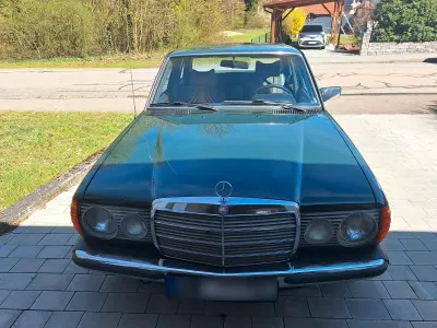 Gebraucht Mercedes 200 94 PS (69 kW) 1979 Grün Limousine