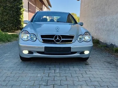 Gebraucht Mercedes C180 Elegance 143 PS (105 kW) 2003 Silber Limousine
