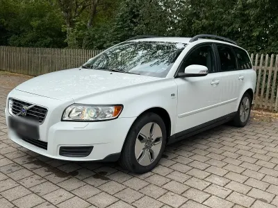 Gebraucht Volvo V50 109 PS (80 kW) 2009 Weiß Kombi