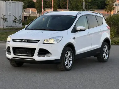 Gebraucht Ford Kuga Titanium 140 PS (102 kW) 2014 Weiß SUV