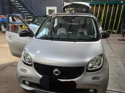 Używany Smart ForFour Passion 70 KM (51 kW) 2015 Srebrny Hatchback