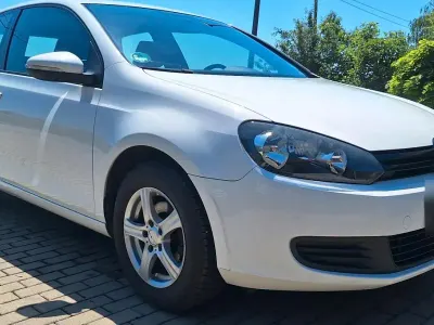 Gebraucht VW Golf VI Trendline 80 PS (58 kW) 2010 Weiß Kleinwagen