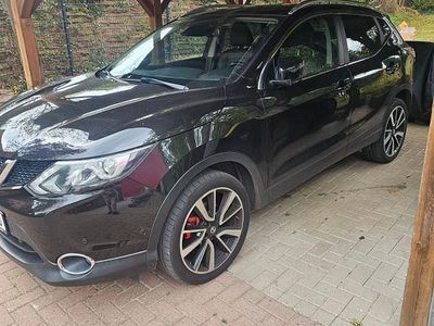 Gebraucht Nissan Qashqai Tekna 163 PS (119 kW) 2015 Schwarz SUV