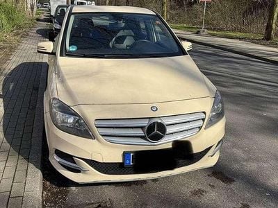 Gebraucht Mercedes B200 156 PS (114 kW) 2014 Van / Kleinbus
