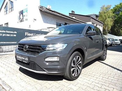 Second-hand VW T-Roc Active 110 CP (80 kW) 2022 Gri SUV