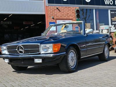 Usata Mercedes SL500 193 CV (141 kW) 1984 Blu Cabrio