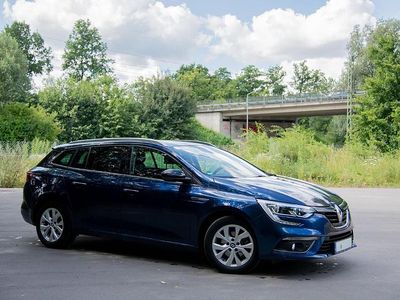 Gebraucht Renault Mégane GrandTour LIMITED 140 PS (102 kW) 2019 Blau Kombi
