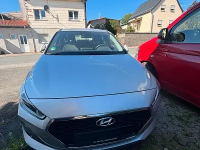 Gebraucht Hyundai i30 99 PS (72 kW) 2019 Silber Kombi