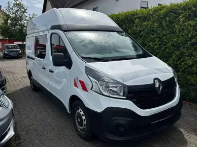 Gebraucht Renault Trafic Komfort 125 PS (91 kW) 2018 Weiß Van / Kleinbus
