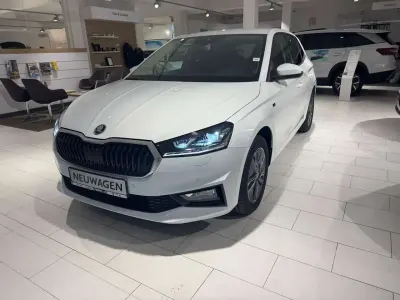 Neu Skoda Fabia Tour 95 PS (69 kW) 2025 Weiß Kleinwagen