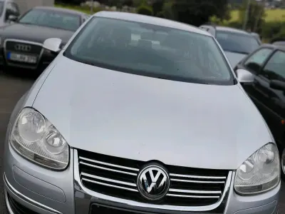 Gebraucht VW Jetta 107 PS (78 kW) 2006 Silber Limousine