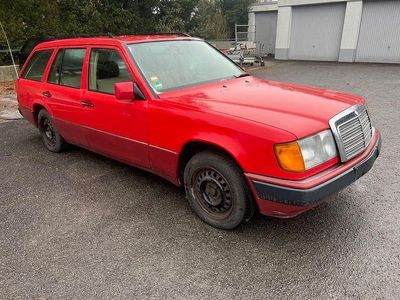 Usata Mercedes 300 109 CV (80 kW) 1991 Rosso Station wagon