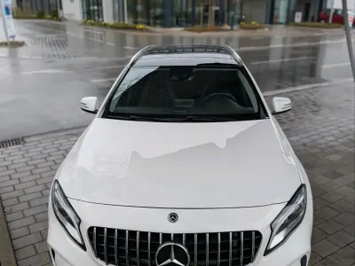 Gebraucht Mercedes GLA200 154 PS (113 kW) 2019 Weiß SUV