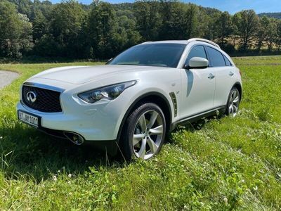 Infiniti QX70