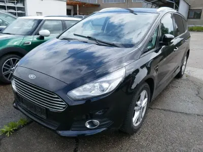 Gebraucht Ford S-MAX Business Edition 160 PS (117 kW) 2017 Schwarz Van / Kleinbus