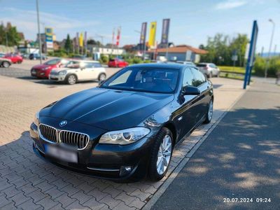 Grau Gebraucht 2013 BMW 550 Limousine | 29.999 €