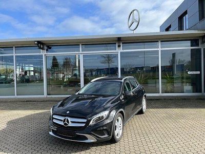 Schwarz Gebraucht 2015 Mercedes GLA200 Urban SUV | 16.300 € (Fairer Preis)