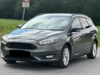 Gebraucht Ford Focus 125 PS (91 kW) 2018 Grau Kombi