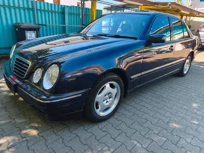 Używany Mercedes E320