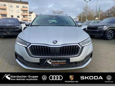 Brilliantsilber metallic Gebraucht 2022 Skoda Octavia Tour Kombi | 21.980 € (Etwas zu teuer)