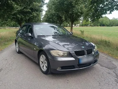 Gebraucht BMW 318 129 PS (94 kW) 2007 Grau Limousine