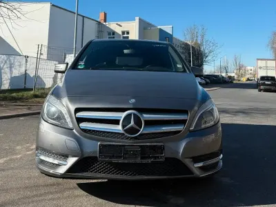 Gebraucht Mercedes B220 200 PS (147 kW) 2014 Grau Kleinwagen