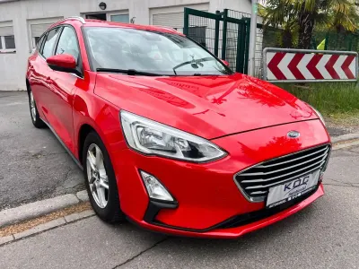 Gebraucht Ford Focus Cool & Connect 120 PS (88 kW) 2019 Rot Kombi