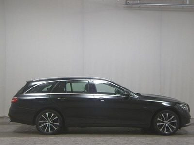 Gebraucht Mercedes E300 Avantgarde 306 PS (225 kW) 2021 Schwarz Kombi