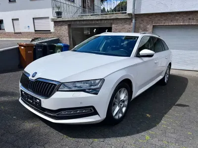 Gebraucht Skoda Superb Style 150 PS (110 kW) 2021 Weiß Kombi