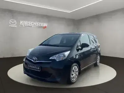 Gebraucht Toyota Verso-S 99 PS (72 kW) 2012 Schwarz Van / Kleinbus