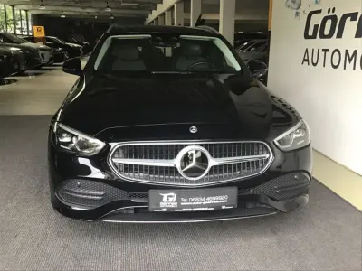 Gebraucht Mercedes E300 Avantgarde 204 PS (150 kW) 2022 Schwarz Kombi