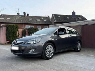 Gebraucht Opel Astra Sport 110 PS (80 kW) 2011 Grau Kombi