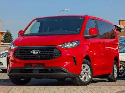 Gebraucht Ford Tourneo 136 PS (100 kW) 2025 Race red Van / Kleinbus