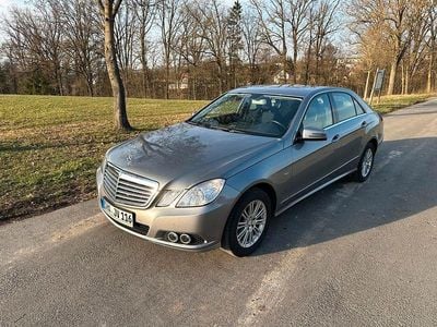 Gebraucht Mercedes E250 Elegance 204 PS (150 kW) 2010 Gold Limousine