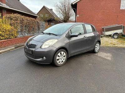 Gebraucht Toyota Yaris 85 PS (62 kW) 2008 Grau Kleinwagen