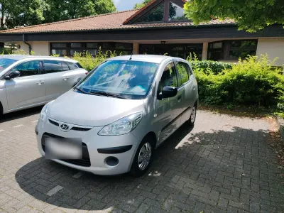 Gebraucht Hyundai i10 67 PS (49 kW) 2009 Silber Kleinwagen