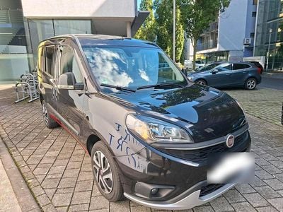 Gebraucht Fiat Doblò Trekking 120 PS (88 kW) 2022 Schwarz Van / Kleinbus