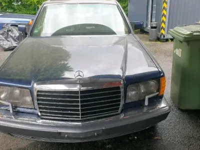 Gebraucht Mercedes 300 145 PS (106 kW) 1987 Blau Limousine